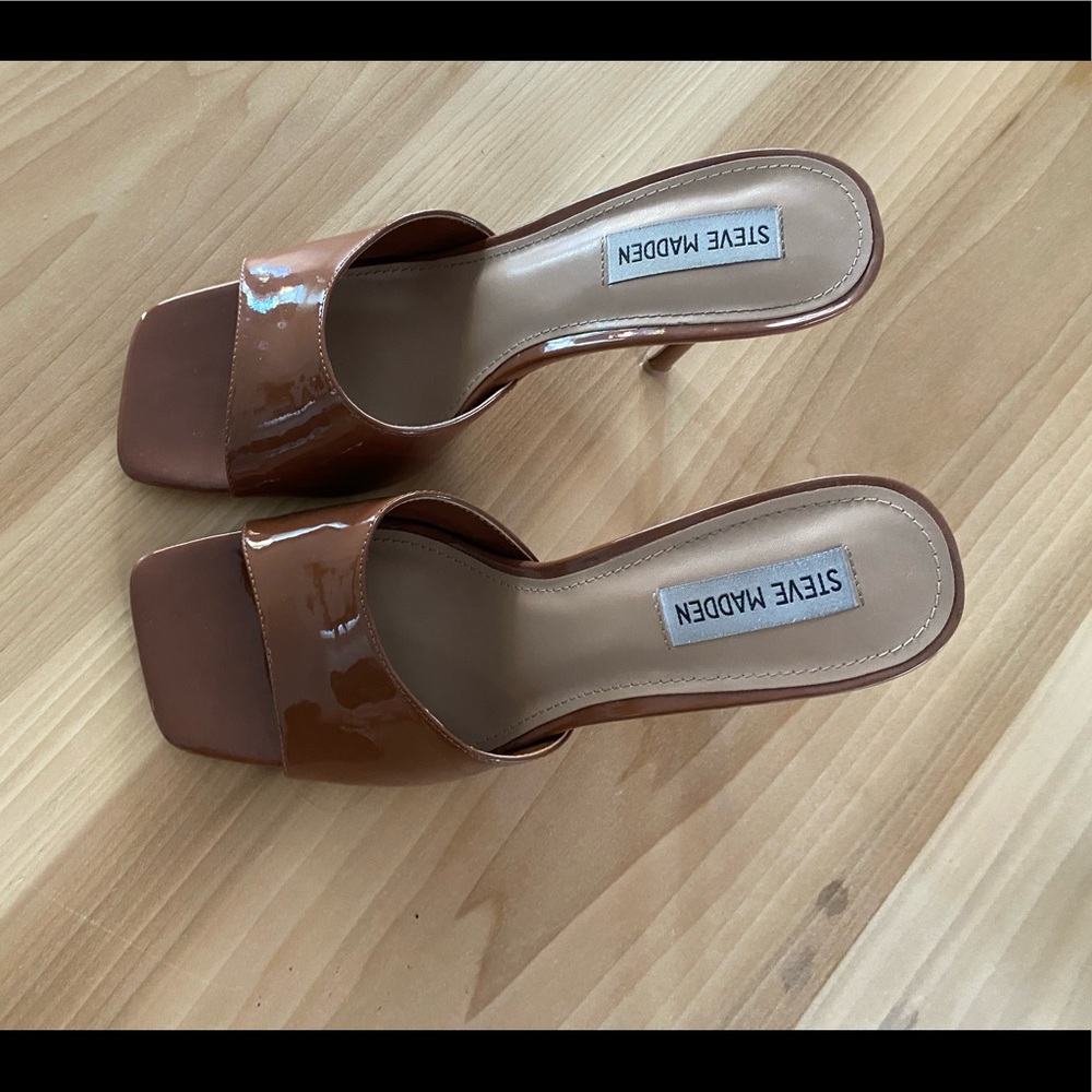 Patten Leather heel sandals